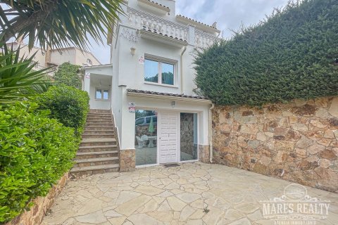 Купить виллу в Льорет-де-Мар, Испания с 4 спальни, 202м², № 3083 - фото 2