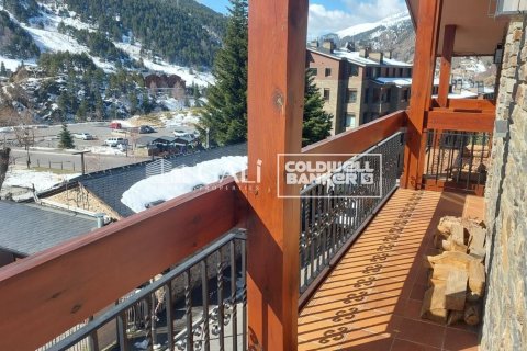 4 bedrooms penthouse for rent in Principado De Andorra (Ninguna Poblacion Tiene C.P.), Lleida, Catalonia, Spain № 5278 - photo 25