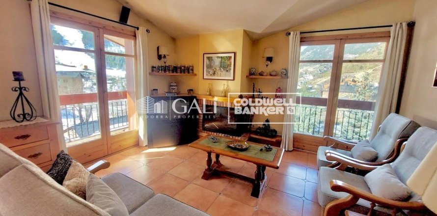 4 bedrooms penthouse for rent in Principado De Andorra (Ninguna Poblacion Tiene C.P.), Lleida, Catalonia, Spain № 5278