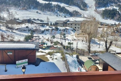 4 bedrooms penthouse for rent in Principado De Andorra (Ninguna Poblacion Tiene C.P.), Lleida, Catalonia, Spain № 5278 - photo 24