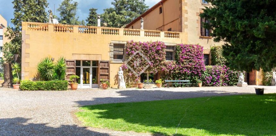 Дом с 5 спальнями в Эсплугес-де-Льобрегате, Барселона, Каталония, Испания № 2672