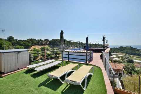 Дом с 3 спальнями в Пинеда-де-Мар, Барселона, Каталония, Испания № 2669