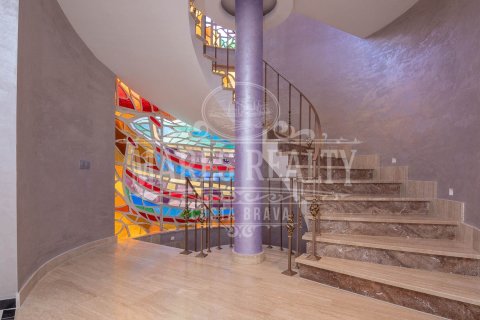 Купить виллу в Льорет-де-Мар, Испания с 6 спален, 500м², № 988 - фото 2