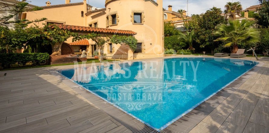 Вилла с 6 спальнями в Льорет-де-Мар, Герона, Каталония, Испания № 988
