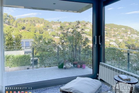 Купить виллу в Бланес, Испания с 4 спальни, 350м², № 983 - фото 9