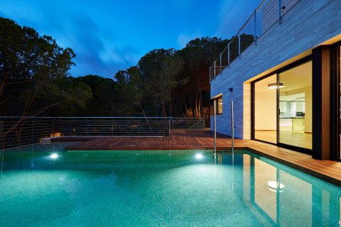 Купить виллу в Льорет-де-Мар, Испания с 4 спальни, 362м², № 986 - фото 20