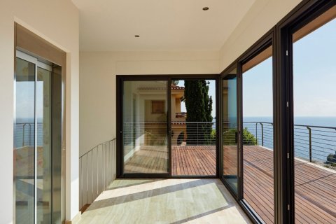 Купить виллу в Льорет-де-Мар, Испания с 4 спальни, 362м², № 986 - фото 7