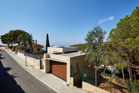 Купить виллу в Льорет-де-Мар, Испания с 4 спальни, 362м², № 986 - фото 2