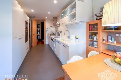 Купить квартиру в Барселона, Испания с 3 спальни, 181м², № 984 - фото 12