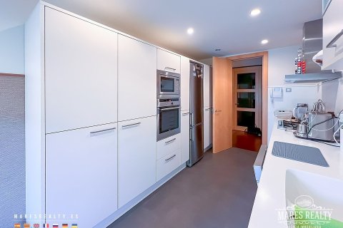 Купить квартиру в Барселона, Испания с 3 спальни, 181м², № 984 - фото 14