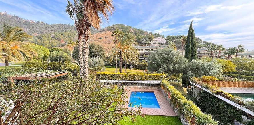 Квартира с 3 спальнями в Барселоне, Каталония, Испания № 984