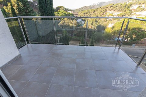 Купить виллу в Льорет-де-Мар, Испания с 8 спален, 480м², № 985 - фото 16