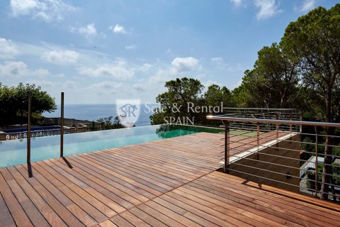 4 bedrooms house for sale in Lloret de Mar, Girona, Catalonia, Spain № 6747 - photo 3