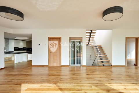 4 bedrooms house for sale in Lloret de Mar, Girona, Catalonia, Spain № 6747 - photo 17