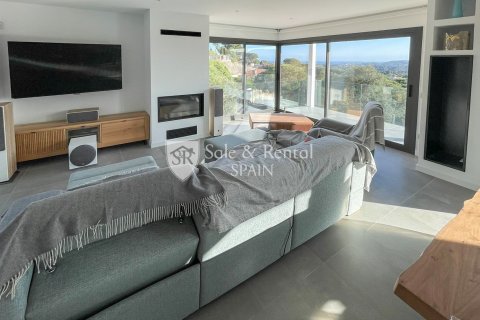 4 bedrooms house for sale in Lloret de Mar, Girona, Catalonia, Spain № 6749 - photo 3