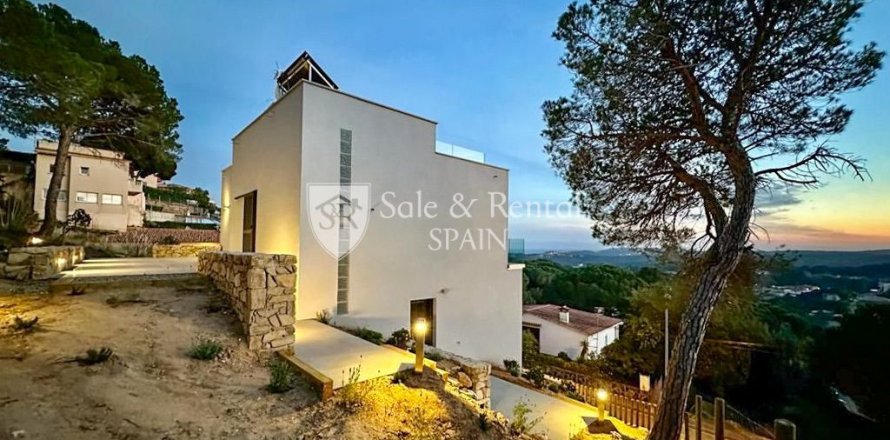 4 bedrooms house for sale in Lloret de Mar, Girona, Catalonia, Spain № 6749
