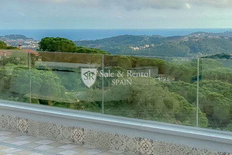 4 bedrooms house for sale in Lloret de Mar, Girona, Catalonia, Spain № 6749 - photo 8