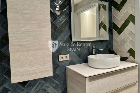 4 bedrooms house for sale in Lloret de Mar, Girona, Catalonia, Spain № 6749 - photo 11