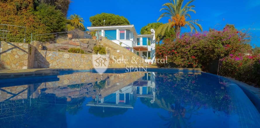 5 bedrooms house for sale in Lloret de Mar, Girona, Catalonia, Spain № 6751