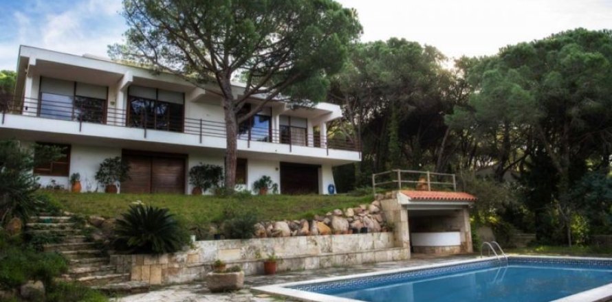 Вилла с 5 спальнями в Льорет-де-Мар, Герона, Каталония, Испания № 901