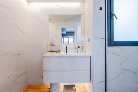 Apartamento de 3 dormitorios en venta en Esplugues de Llobregat, Barcelona, Cataluña, Spain № 7060 - foto 16