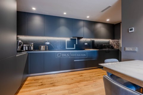 Apartamento de 3 dormitorios en venta en Esplugues de Llobregat, Barcelona, Cataluña, Spain № 7060 - foto 21