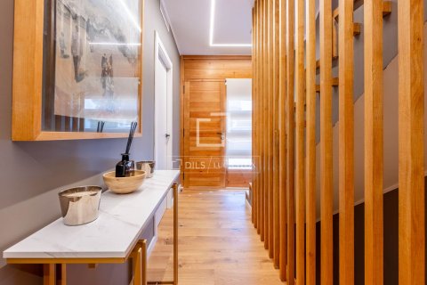 Apartamento de 3 dormitorios en venta en Esplugues de Llobregat, Barcelona, Cataluña, Spain № 7060 - foto 13