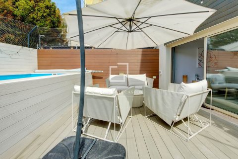 Villa de 4 dormitorios en venta en Sant Just Desvern, Barcelona, Cataluña, Spain № 7055 - foto 7