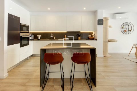 Villa de 4 dormitorios en venta en Sant Just Desvern, Barcelona, Cataluña, Spain № 7055 - foto 16