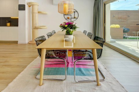 Villa de 4 dormitorios en venta en Sant Just Desvern, Barcelona, Cataluña, Spain № 7055 - foto 3