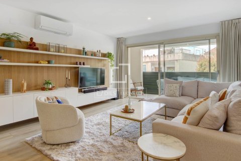Villa de 4 dormitorios en venta en Sant Just Desvern, Barcelona, Cataluña, Spain № 7055 - foto 24