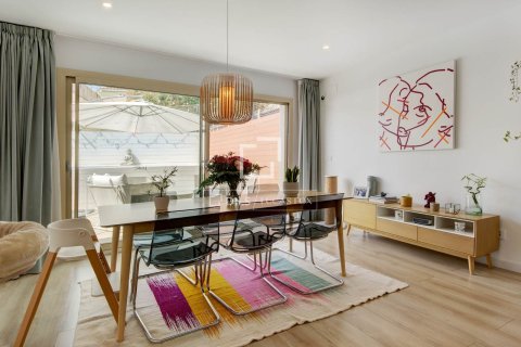 Villa de 4 dormitorios en venta en Sant Just Desvern, Barcelona, Cataluña, Spain № 7055 - foto 12
