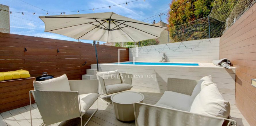 Villa de 4 dormitorios en venta en Sant Just Desvern, Barcelona, Cataluña, Spain № 7055
