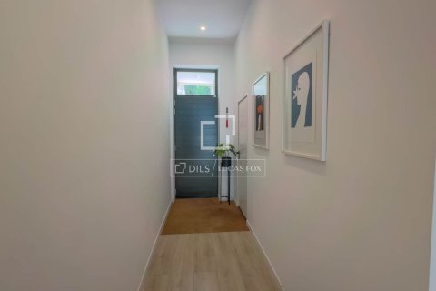 Villa de 4 dormitorios en venta en Sant Just Desvern, Barcelona, Cataluña, Spain № 7055 - foto 22