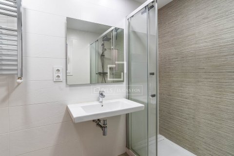 4 bedrooms apartment for sale in Barcelona, Catalonia, Spain № 7058 - photo 12