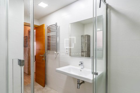 4 bedrooms apartment for sale in Barcelona, Catalonia, Spain № 7058 - photo 13