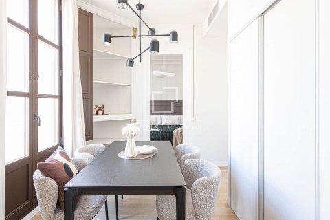 Apartamento de 2 dormitorios en venta en Barcelona, Cataluña, Spain № 7059 - foto 24