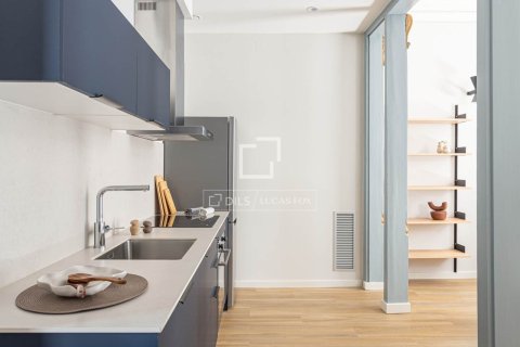 Apartamento de 2 dormitorios en venta en Barcelona, Cataluña, Spain № 7059 - foto 22