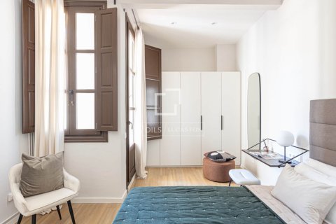 Apartamento de 2 dormitorios en venta en Barcelona, Cataluña, Spain № 7059 - foto 13
