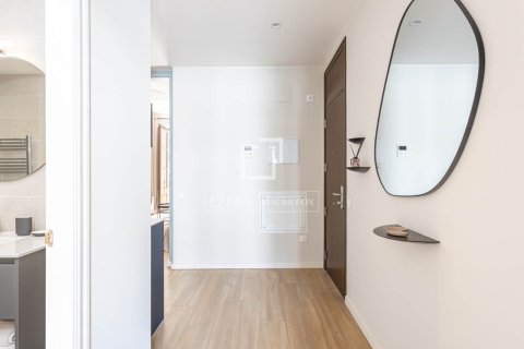 Apartamento de 2 dormitorios en venta en Barcelona, Cataluña, Spain № 7059 - foto 16