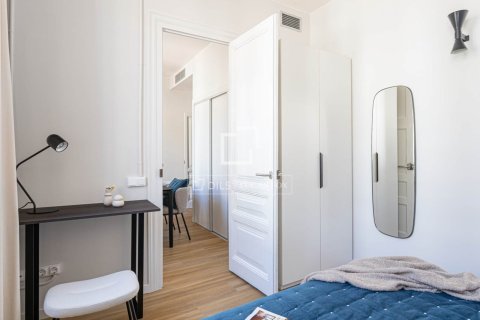 Apartamento de 2 dormitorios en venta en Barcelona, Cataluña, Spain № 7059 - foto 7