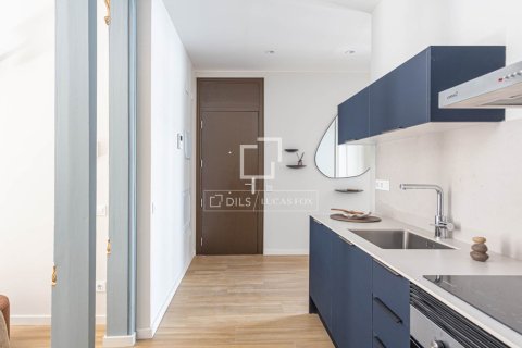 Apartamento de 2 dormitorios en venta en Barcelona, Cataluña, Spain № 7059 - foto 23