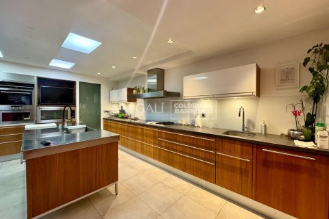 Купить дом в Андорра, Испания с 4 спальни, 384м², № 5915 - фото 6