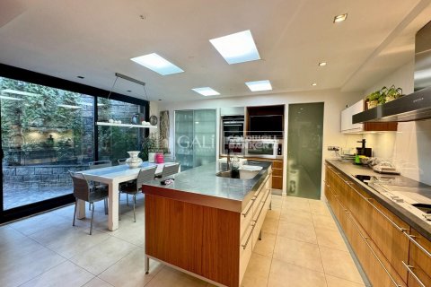 Купить дом в Андорра, Испания с 4 спальни, 384м², № 5915 - фото 5