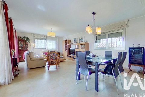 4 bedrooms apartment for sale in El Vendrell, Tarragona, Catalonia, Spain № 4742 - photo 5