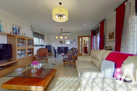 4 bedrooms apartment for sale in El Vendrell, Tarragona, Catalonia, Spain № 4742 - photo 7