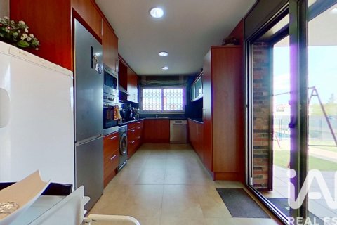 4 bedrooms apartment for sale in El Vendrell, Tarragona, Catalonia, Spain № 4742 - photo 9