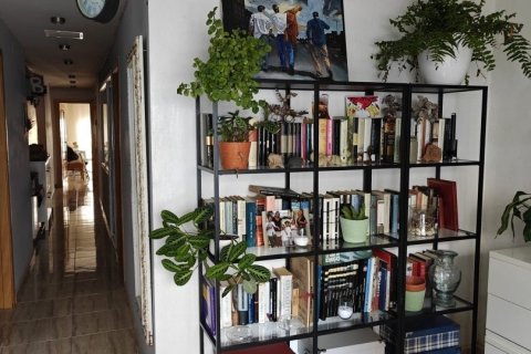 Купить квартиру в Кастельдефельс, Испания с 3 спальни, 123м², № 4738 - фото 4