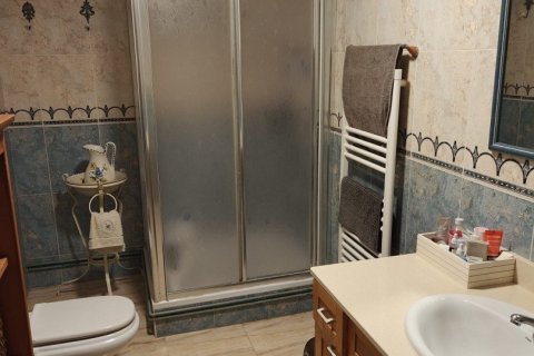 Купить квартиру в Кастельдефельс, Испания с 3 спальни, 123м², № 4738 - фото 29