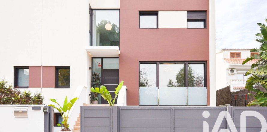 5 bedrooms townhouse for sale in Sant Pere de Ribes, Barcelona, Catalonia, Spain № 4737